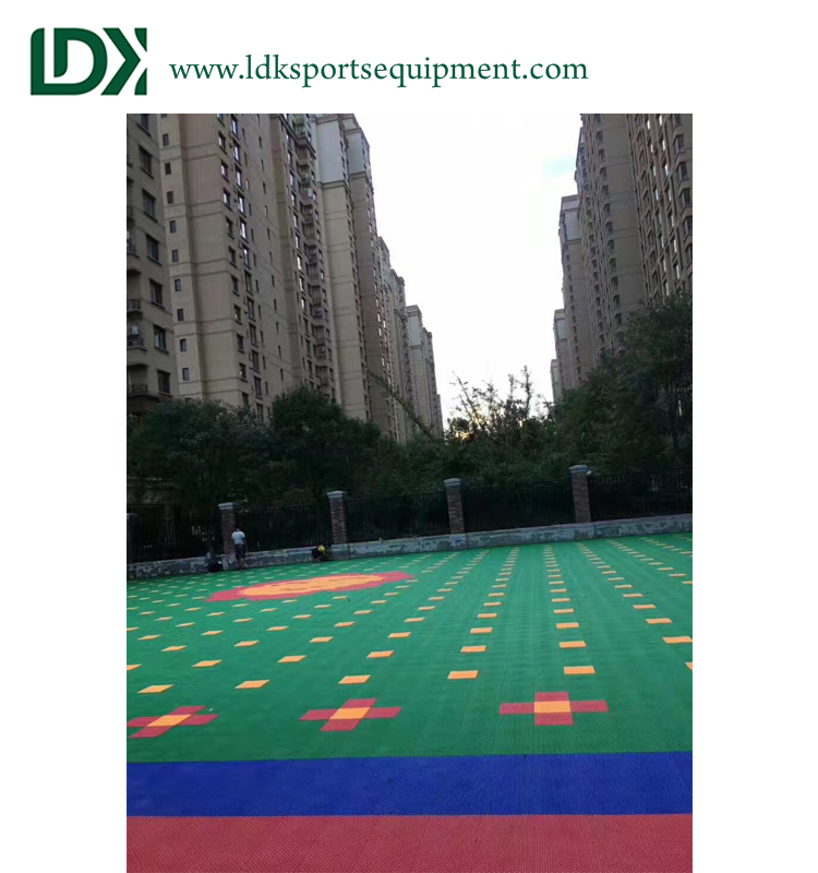 Outdoor plastic basketball floor