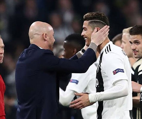 Football players in cage