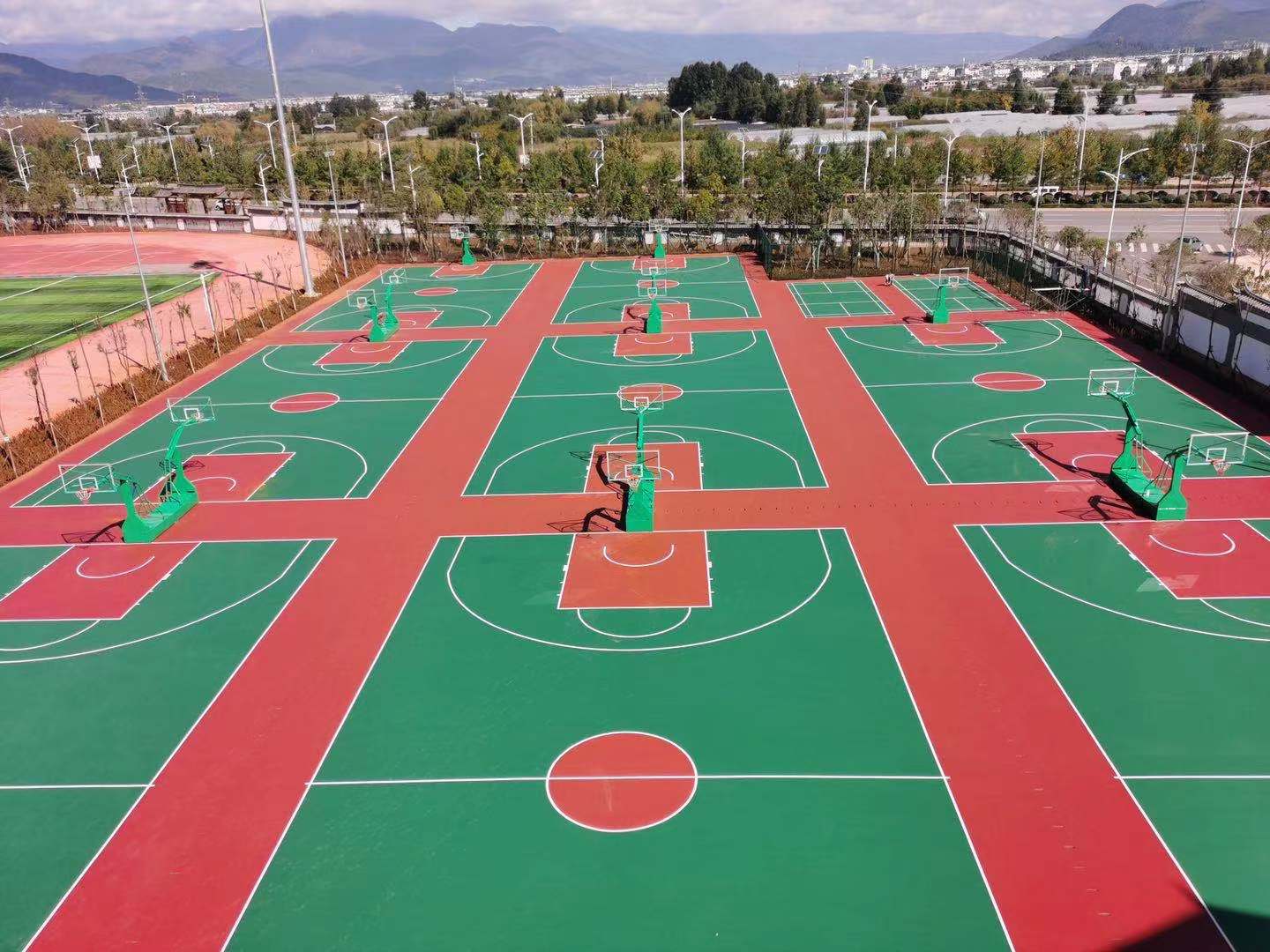 Customized Silicon PU Sports Court Outside Elasticity Basketball/Volleyball/Badminton/Tennis Courts Floor